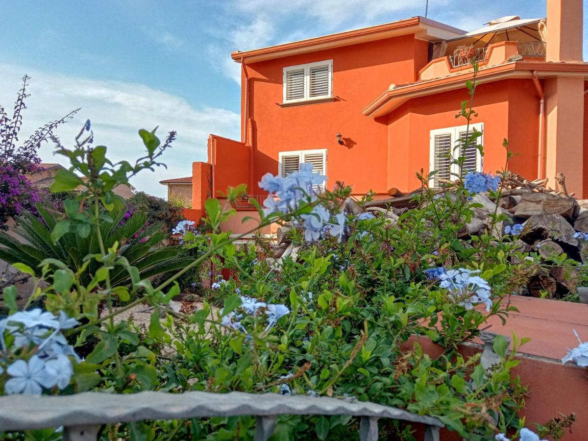 Casa Vacanza Le 2 Isole Suni المظهر الخارجي الصورة